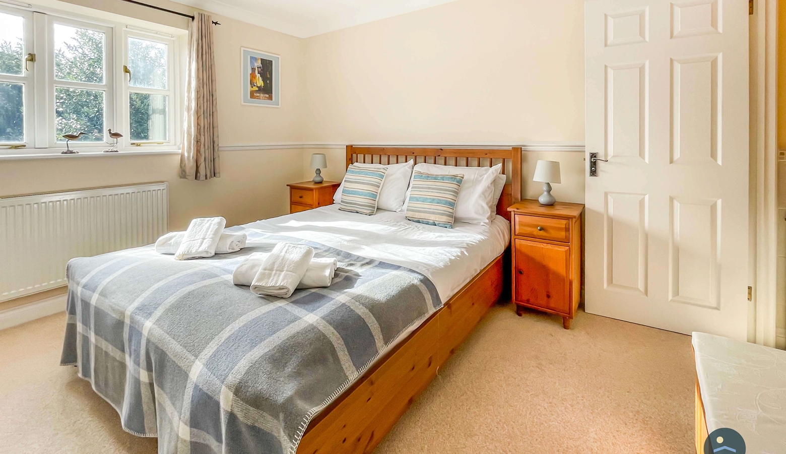 Master King Size Bedroom, En-suite shower room